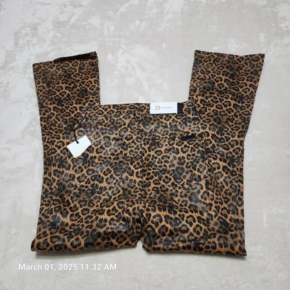 7 For All Mankind Sz 23 Vegan Leather Leopard Print Slim Fit Kick Flare Jeans - Picture 4 of 13